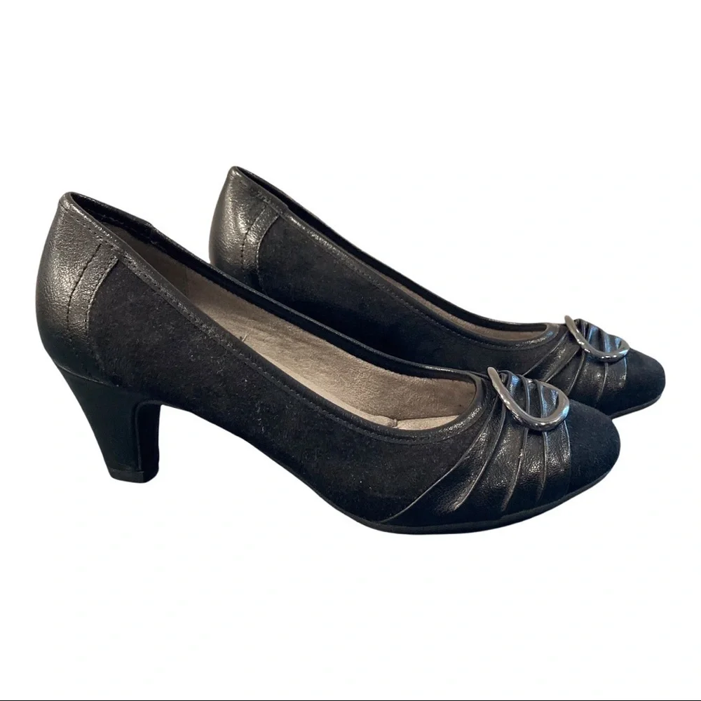 Andiamo sz 9.5 Belle black vegan leather buckle accent heels